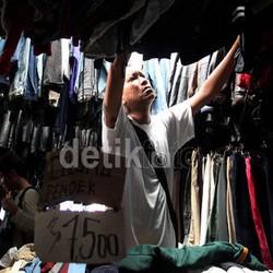 Murah dan Bergengsi, Jadi Alasan Konsumen Beli Pakaian Bekas Impor