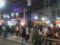 Menengok Pasar Gaul Santa, Tempat Nongkrong Anak-anak Muda