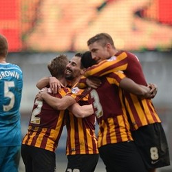 Bradford Masih Melaju, Giliran Sunderland yang Dihantam