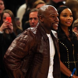 Sambil Nonton NBA All-Star, Mayweather Klarifikasi Kabar Duelnya dengan Pacquiao