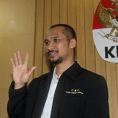 Samad Belum Berpikir Ajukan Praperadilan Status Tersangkanya
