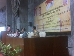 Tak Hadir ke Sidang Mahkamah Partai, Ical Muncul di DPR