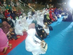 Jamaah Pengajian dari Jakarta Utara Gelar Salawatan di KPK