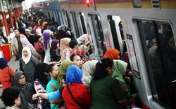 Penambahan Penumpang KRL Jadi Prioritas KAI untuk Bantu Urai Kemacetan DKI