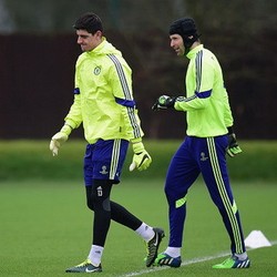 Mourinho Rahasiakan Siapa Kiper Chelsea di Paris