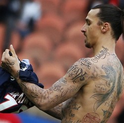 Blanc Sarankan Ibra Tak Perlu Buka Baju Lagi Jika Bikin Gol