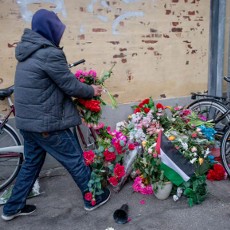 Puluhan Karangan Bunga Untuk Pelaku Penembakan Denmark