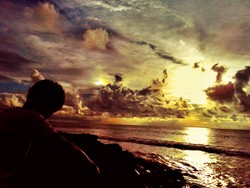 golden sunset di pantai anyer