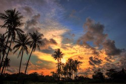 Cantiknya Senja di Tanjung Lesung, Banten