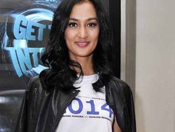 Atiqah Hasiholan Senang Suaminya Terlibat di Film yang Bangkitkan Motivasi Anak