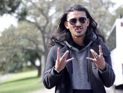 Pakai Gigi Emas di CJR The Movie, Rio Dewanto Latihan Artikulasi