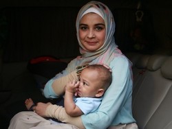 Shireen Sungkar Bantah Tak Setuju Orangtuanya Nikah Lagi