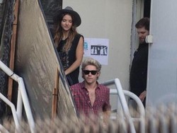 Ups.. Niall Horan One Direction Kepergok Ciuman dengan Cewek Cantik