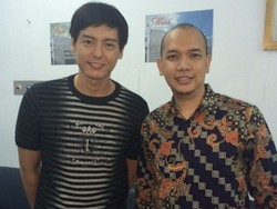 Bebas, Roger Danuarta Peluk Ibunda