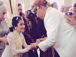 Kompol Tri Jadi Romantis Setelah Nikahi Uut Permatasari