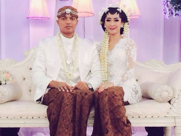 Ini Foto-foto Pernikahan Uut Permatasari