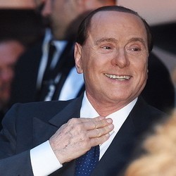 Berlusconi Tak Tertarik Jual Milan