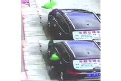 Jatuh dari Lantai 3 dan Tertabrak Mobil, Balita Ini Berhasil Selamat