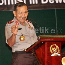 Jadi Calon Tunggal Kapolri, Komjen Badrodin Berjanji Selesaikan Selisih KPK-Polri