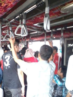 Duar! Suara Ban TransJ yang Pecah di Daan Mogot Bikin Penumpang Panik