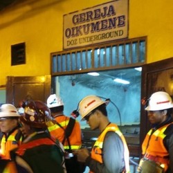 Pekerja Tambang Bawah Tanah Freeport: Ke Kota Adalah Kerinduan