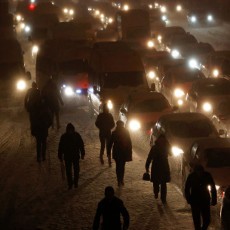Badai Salju di Istanbul Lumpuhkan Penerbangan, Selat Bosphorus Ditutup
