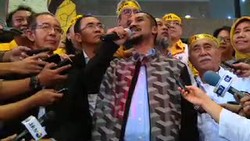 Samad: Kami Bukan Malaikat