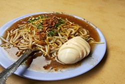 Mie Lendir, Kuliner Enak Nan Unik di Batam