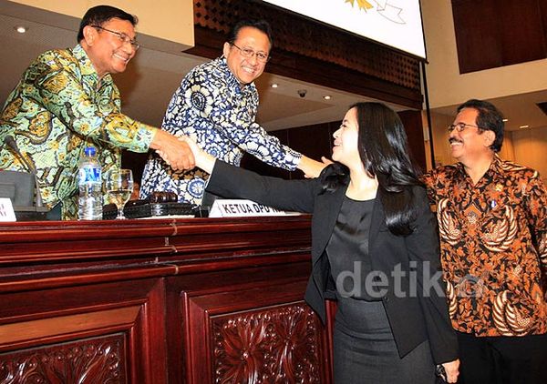 Dua Menko Jokowi Sambangi DPD Dua Menko Jokowi Sambangi DPD