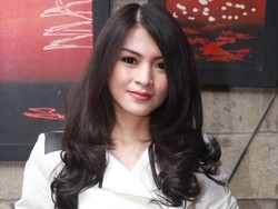 Donita Tak Mau Ngoyo Soal Momongan