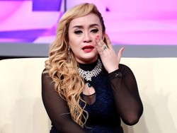 Lia Ladysta Bingung Dicari-cari Istri Muda Suaminya