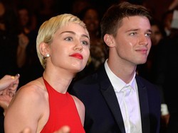 Terlibat Kecelakaan, Patrick Schwarzenegger Diperiksa Polisi