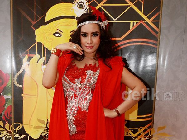 Ultah ke-29, Shinta Bachir Tampil Glamor ala Great Gatsby