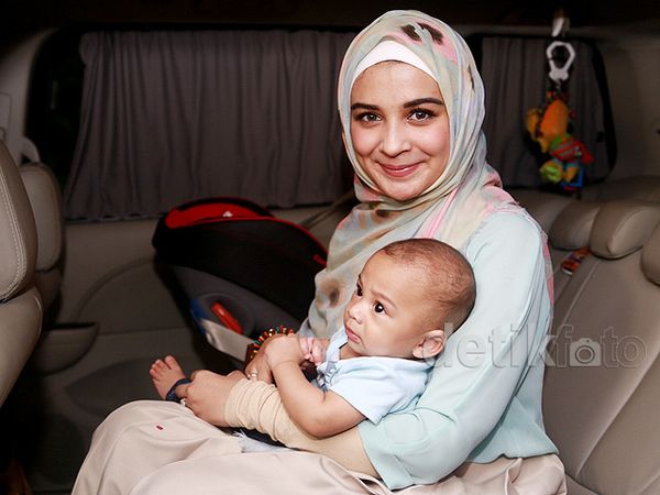 Shireen Sungkar dan si Imut Adam, Putra Kesayangannya