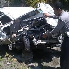 Avanza Berpenumpang Empat Orang Ini Lolos dari Maut