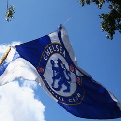 UEFA dan Blatter Kutuk Pelecehan Rasial oleh Fans Chelsea di Paris