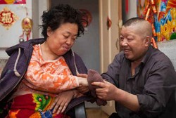 Pria yang Sudah 140 Kali Donor Darah Demi Istri yang Sakit Kronis