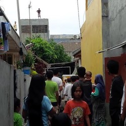 Maling ini Naik ke Lantai 3 Rumah Warga di Cempaka Putih dan Ancam Lompat