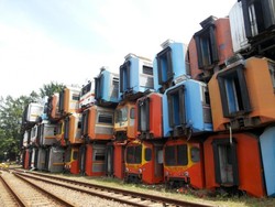 Kuburan Kereta yang Unik di Purwakarta