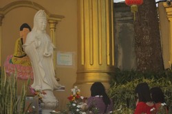 Pagoda ini Diyakini Punya 2.598 Patung Buddha