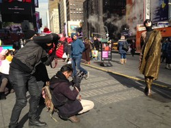 Foto: Mengintip Pemotretan Karya 3 Desainer Indonesia di New York