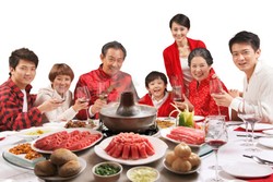 Agar Berat Badan Terkontrol Saat Berpesta Imlek, Siasati dengan Trik Ini