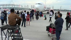 Ini Penampakan Pesawat Lion Air yang Dikepung Penumpang di Terminal 3