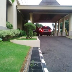 Akan Bertemu Wakapolri, Plt Pimpinan KPK Tiba di Mabes Polri