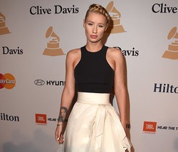 Iggy Azalea Stop Eksis di Twitter Gara-gara Foto Tubuh Berselulit