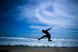 Melompat diatas awan