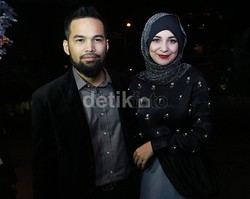 Ngidam Shireen Sungkar Saat Hamil: Nge-fans Berat pada Suami Sendiri