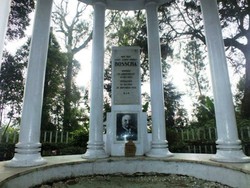 Ziarah ke Makam Bosscha di Bandung