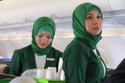 Sabar & Senyum, Kisah Awak Kabin Citilink Layani Jamaah Umrah
