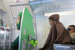 Salut! Pramugari Citilink Salat di Pesawat